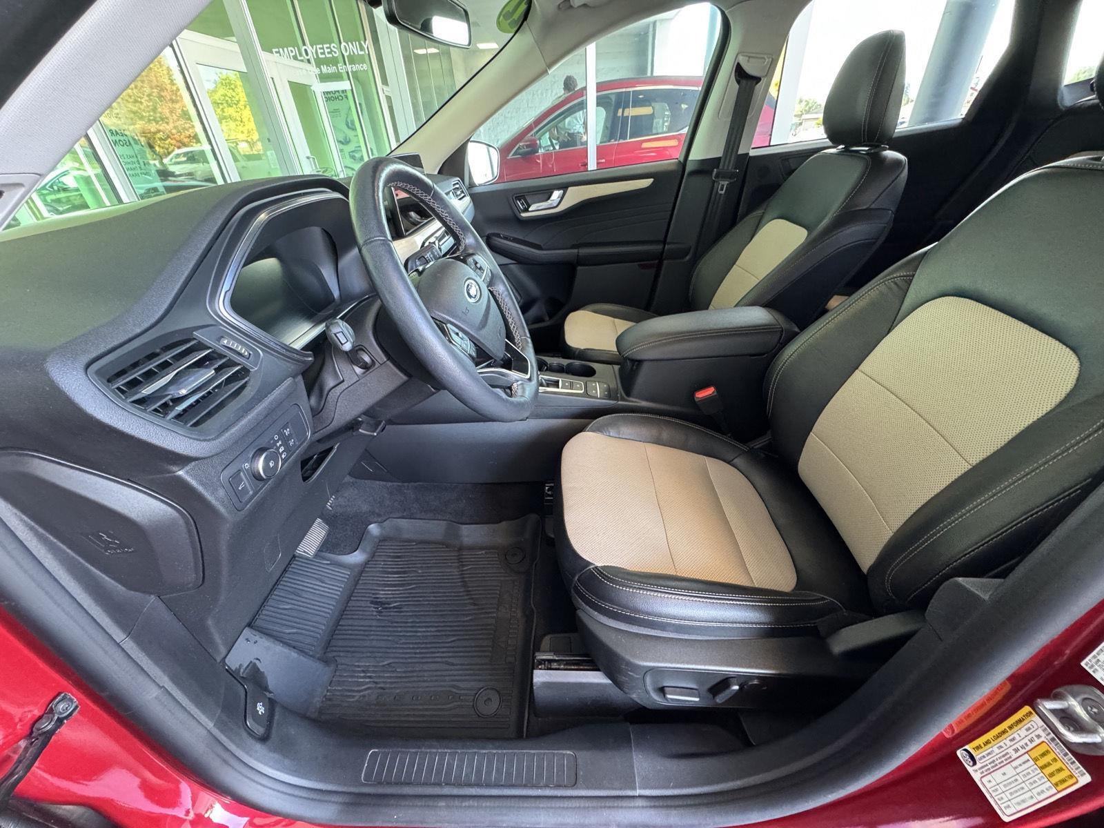 2022 Ford Escape Titanium