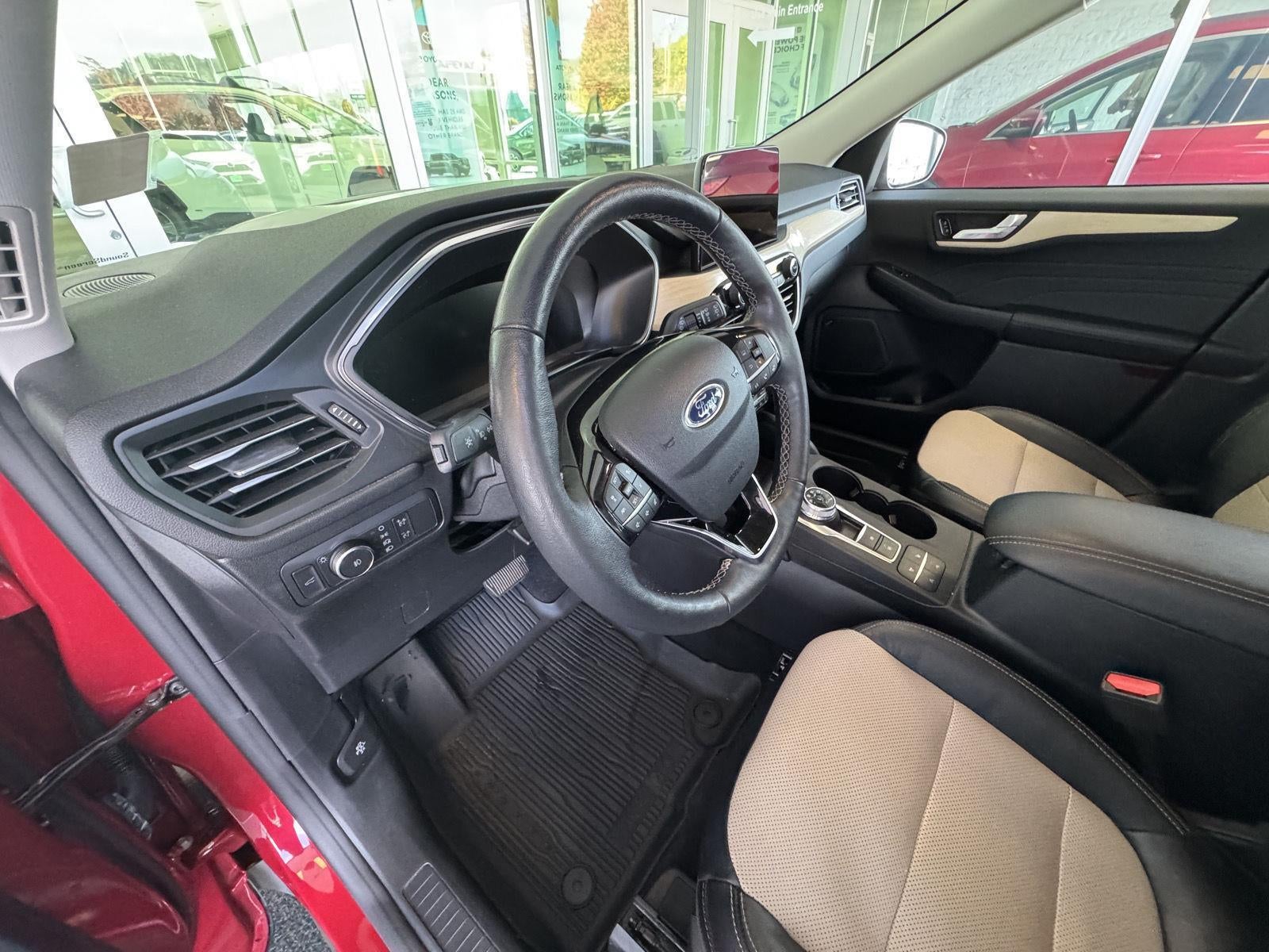 2022 Ford Escape Titanium