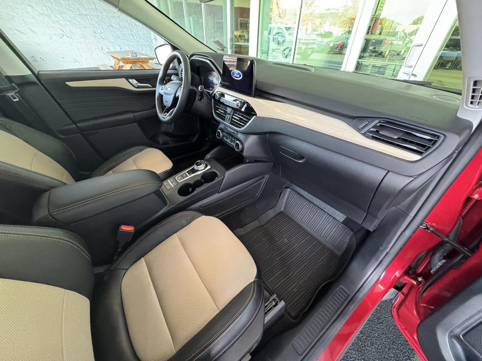 2022 Ford Escape Titanium