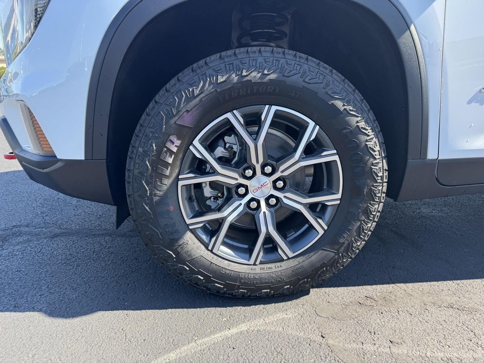 2026 GMC Acadia AT4