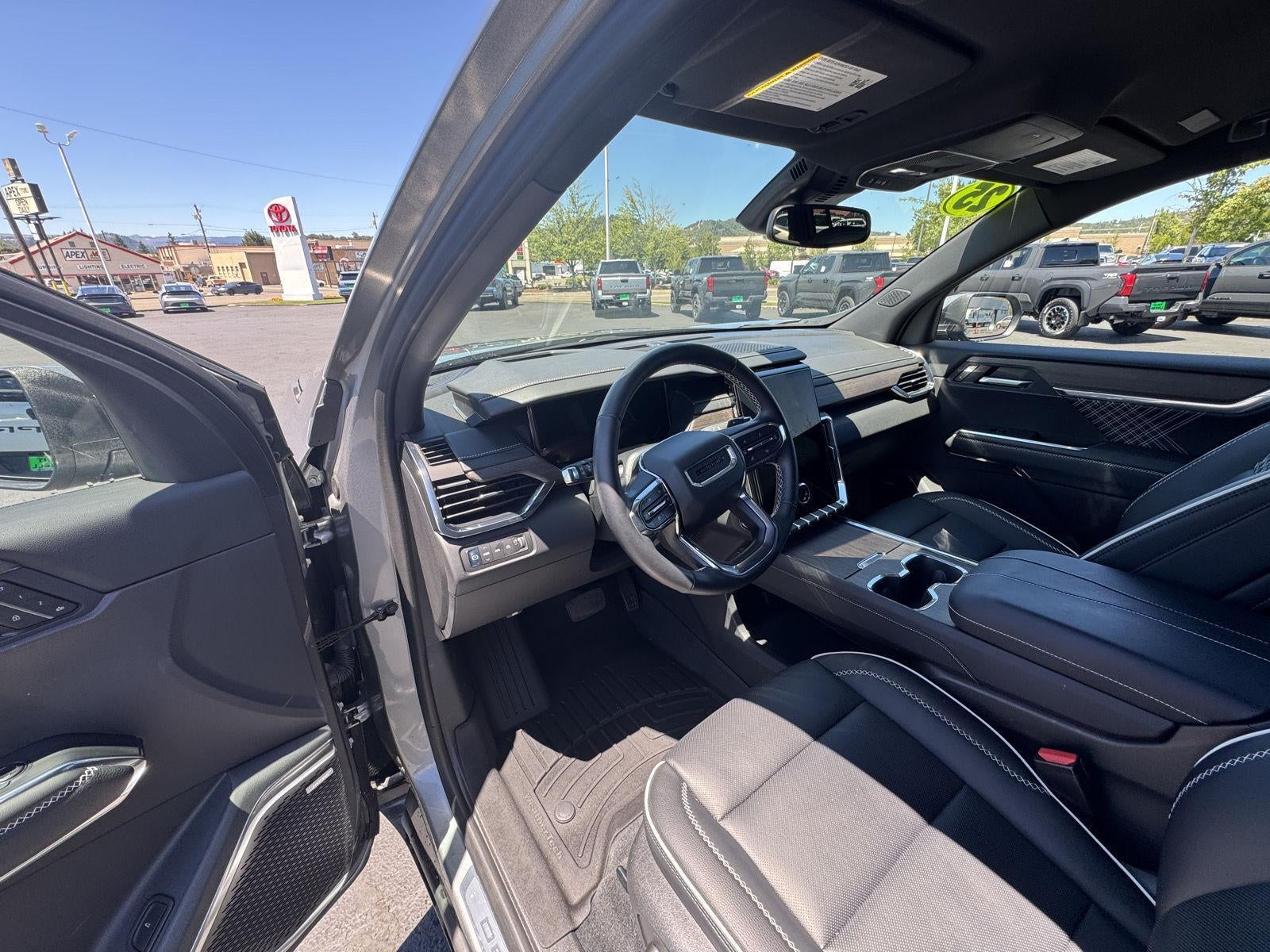 2025 GMC Acadia Denali