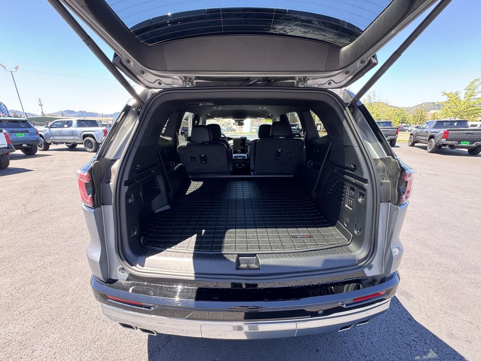 2025 GMC Acadia Denali