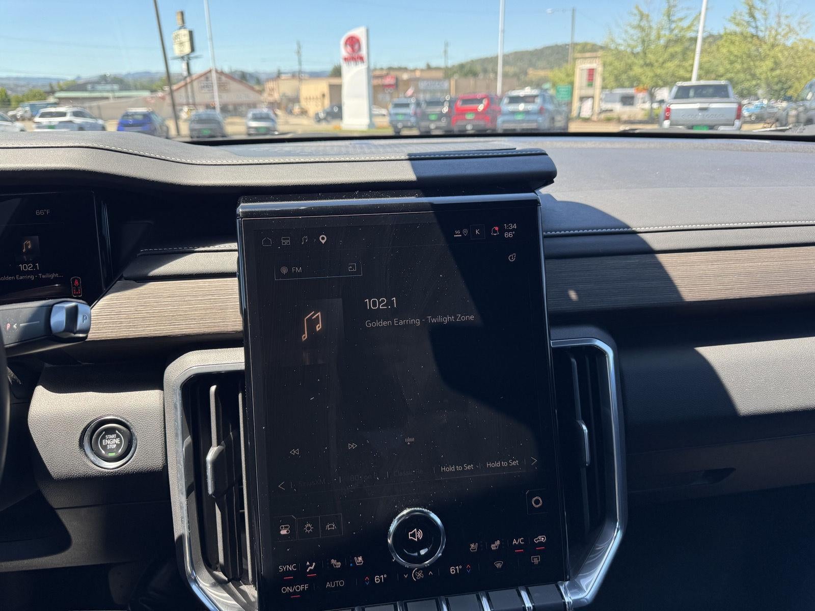 2025 GMC Acadia Denali