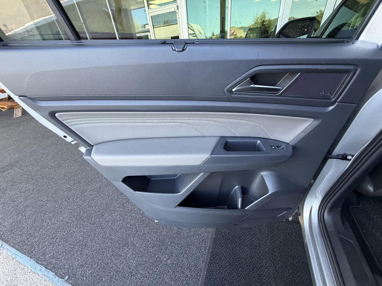 2021 Volkswagen Atlas 3.6L V6 SEL Premium R-Line