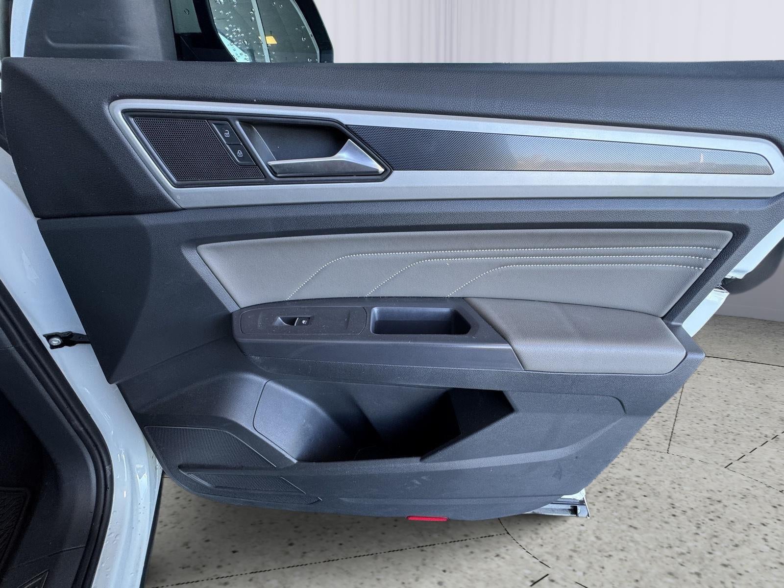 2021 Volkswagen Atlas Cross Sport 3.6L V6 SE w/Technology R-Line