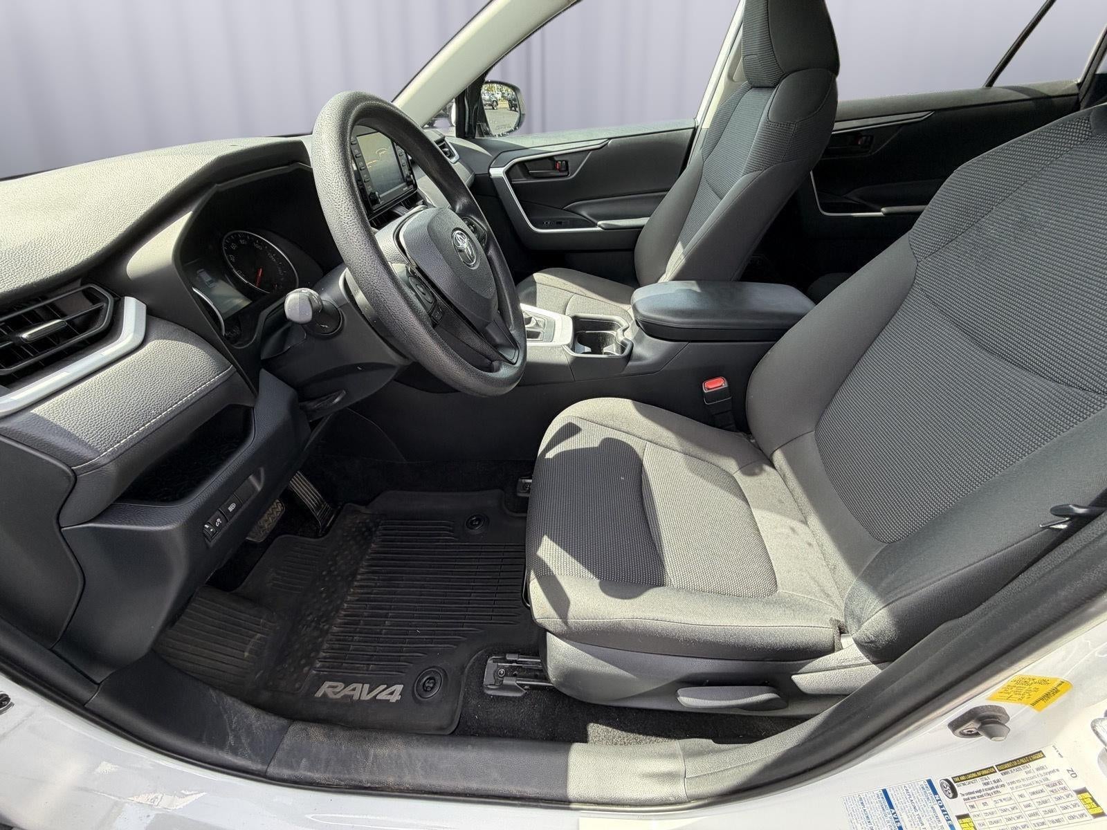 2020 Toyota RAV4 LE