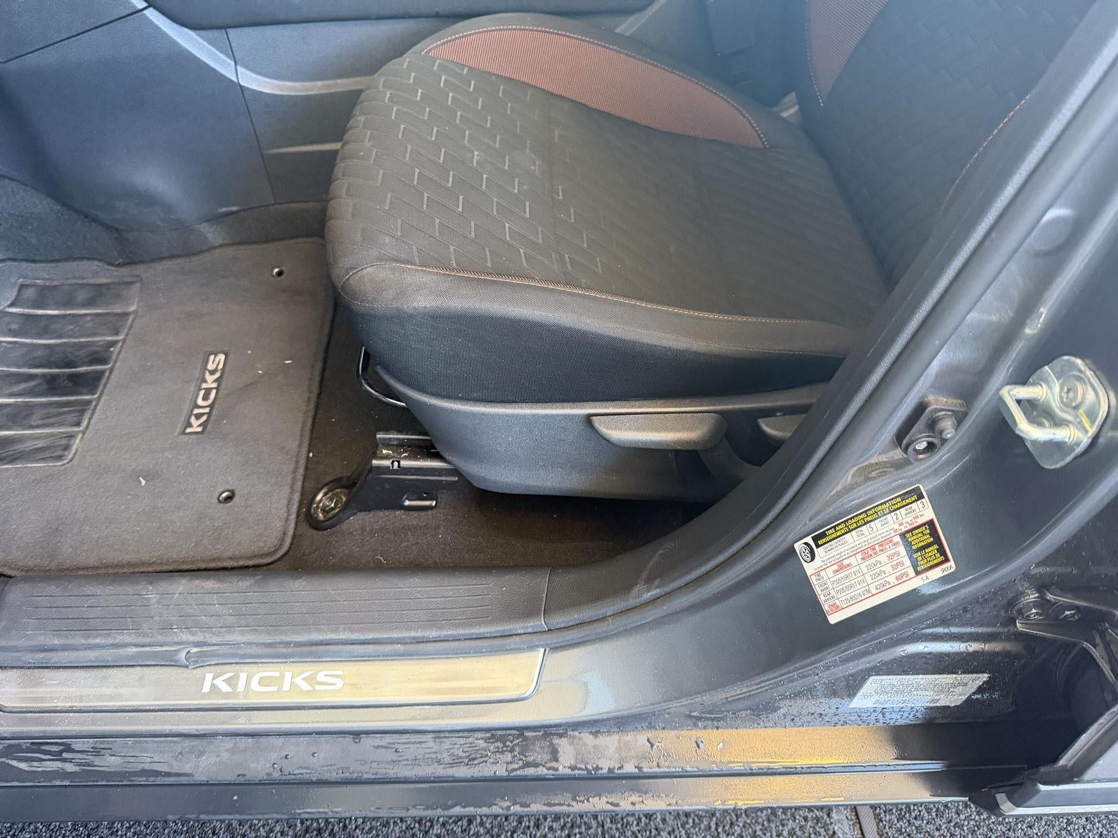 2022 Nissan Kicks SR