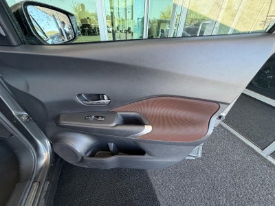 2022 Nissan Kicks SR