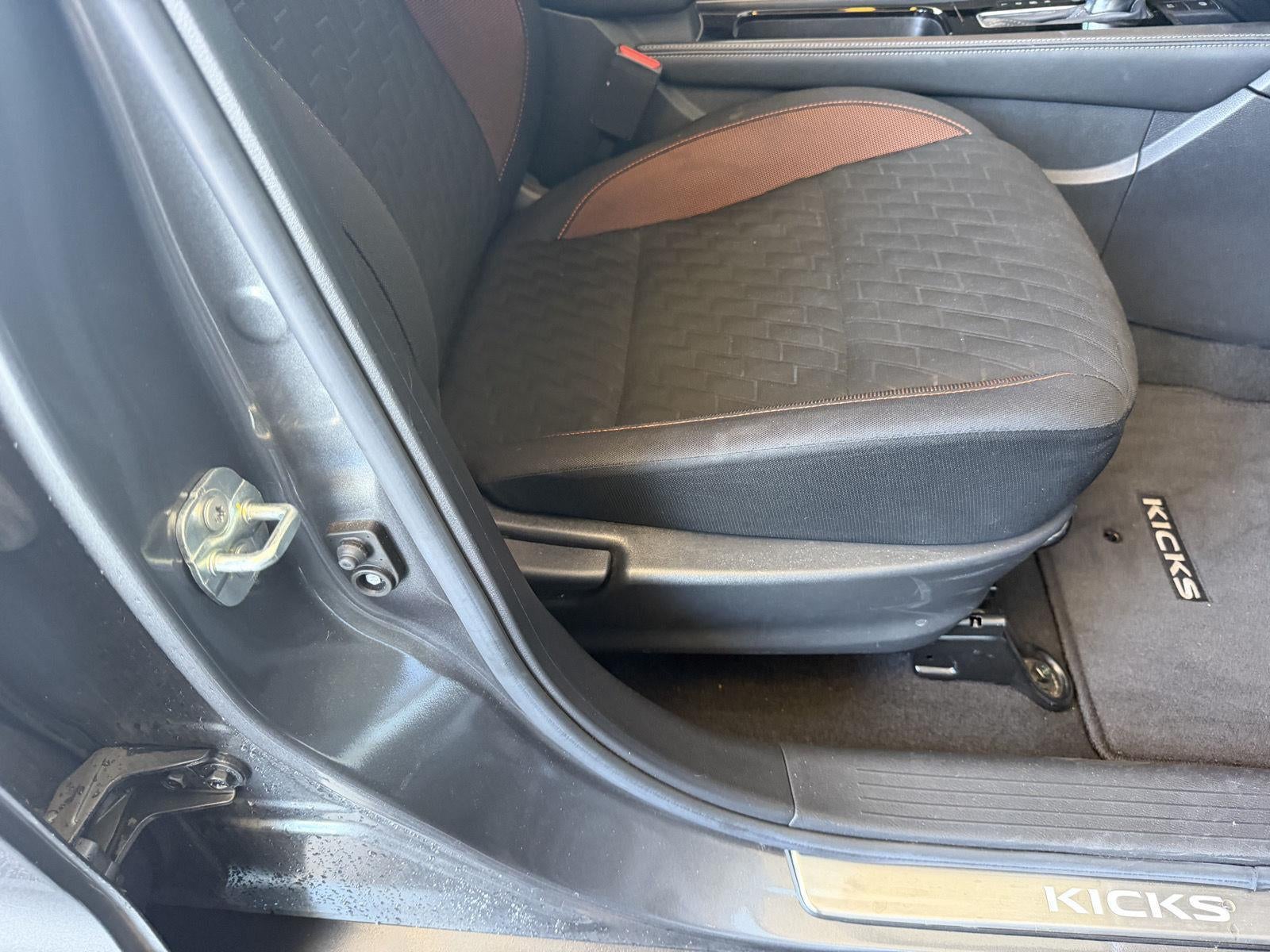 2022 Nissan Kicks SR