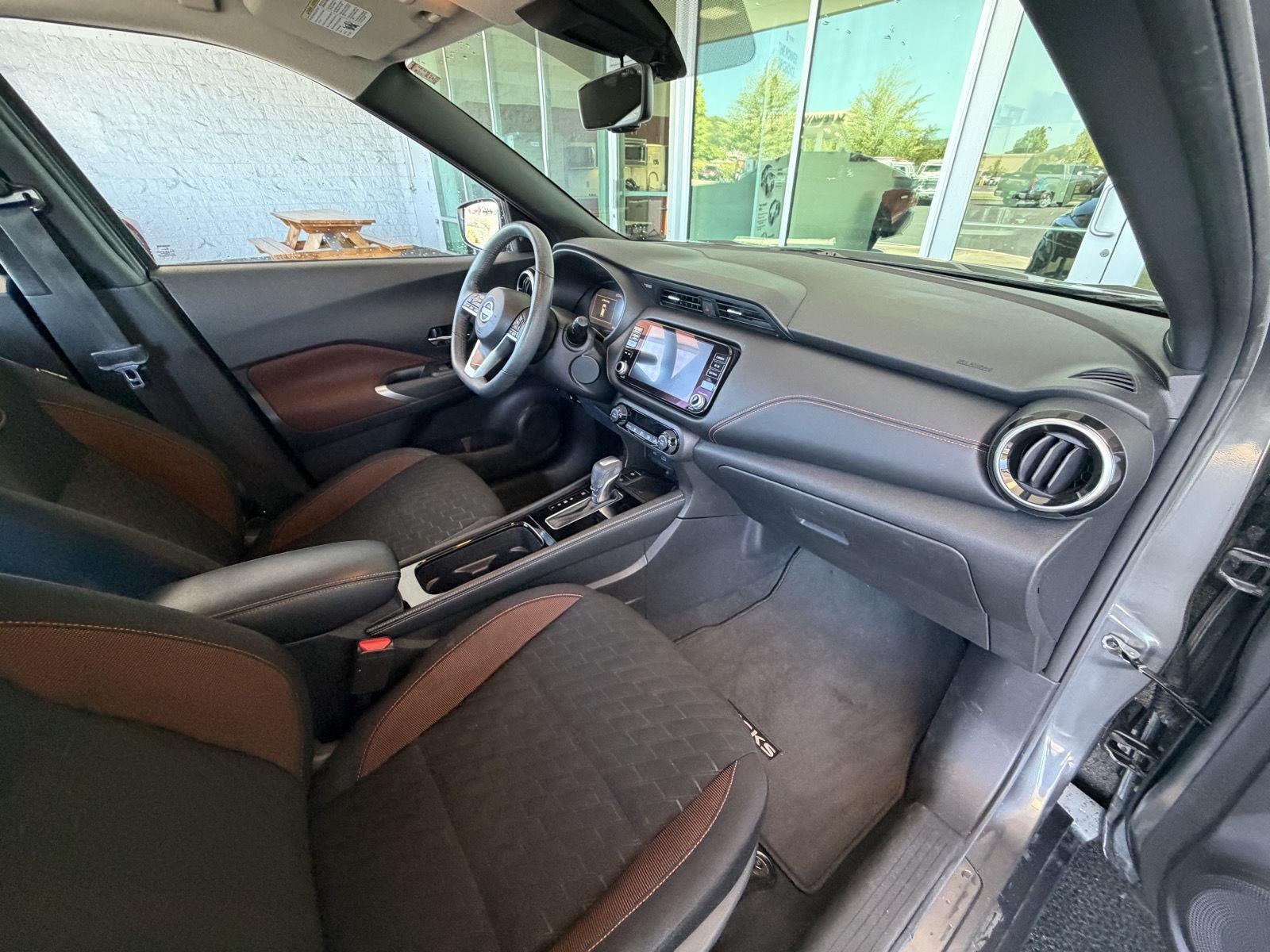 2022 Nissan Kicks SR