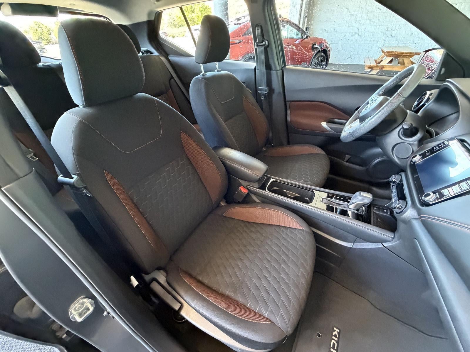 2022 Nissan Kicks SR