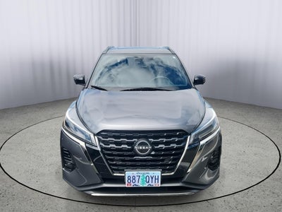 2022 Nissan Kicks SR