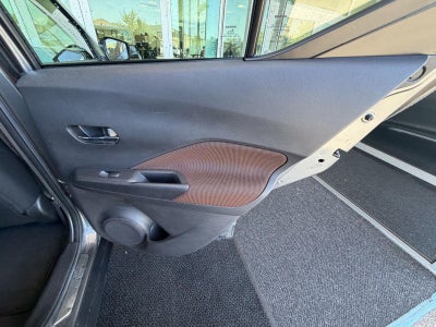 2022 Nissan Kicks SR