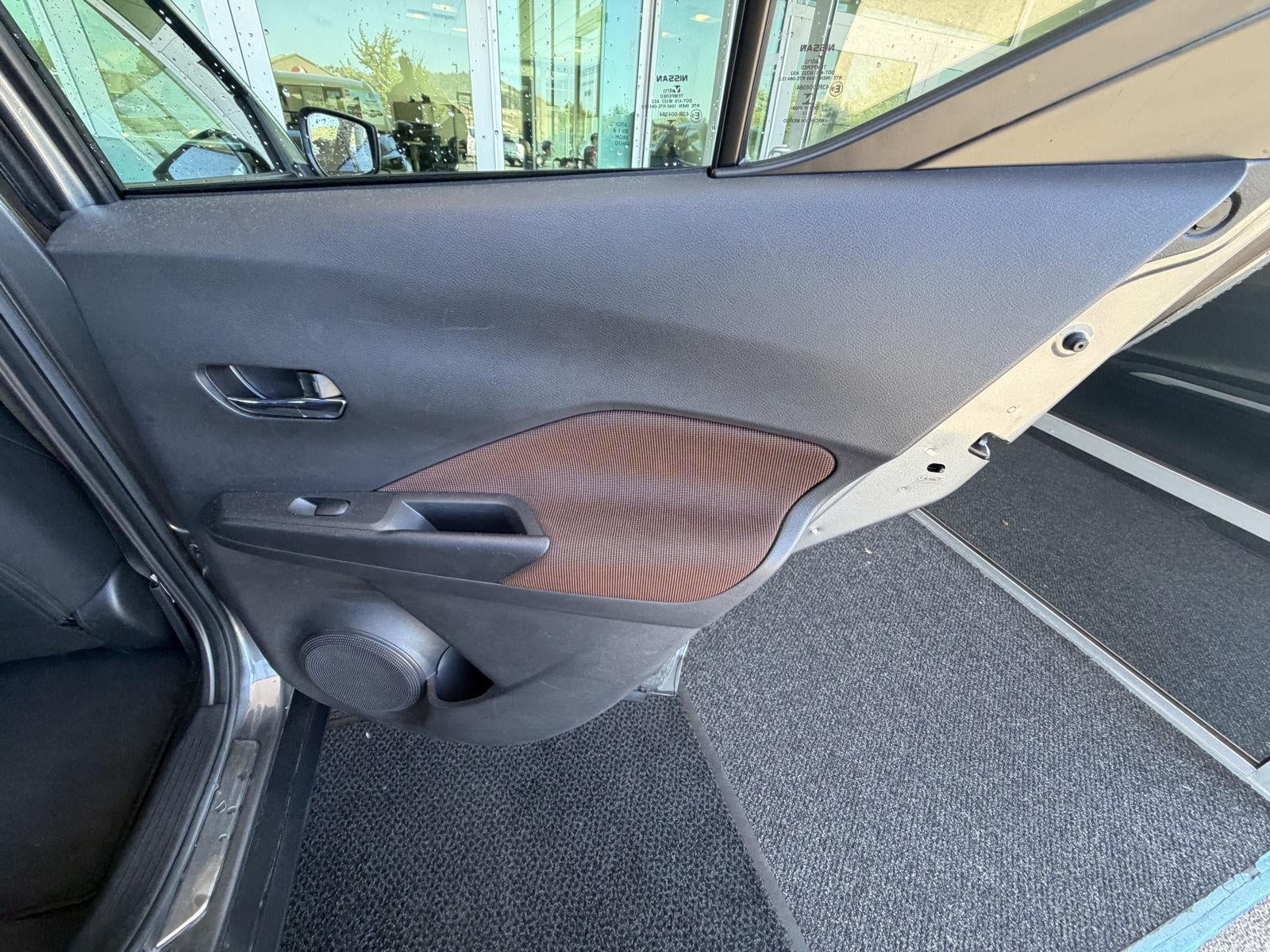 2022 Nissan Kicks SR