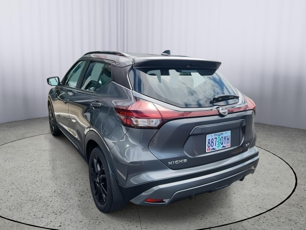2022 Nissan Kicks SR