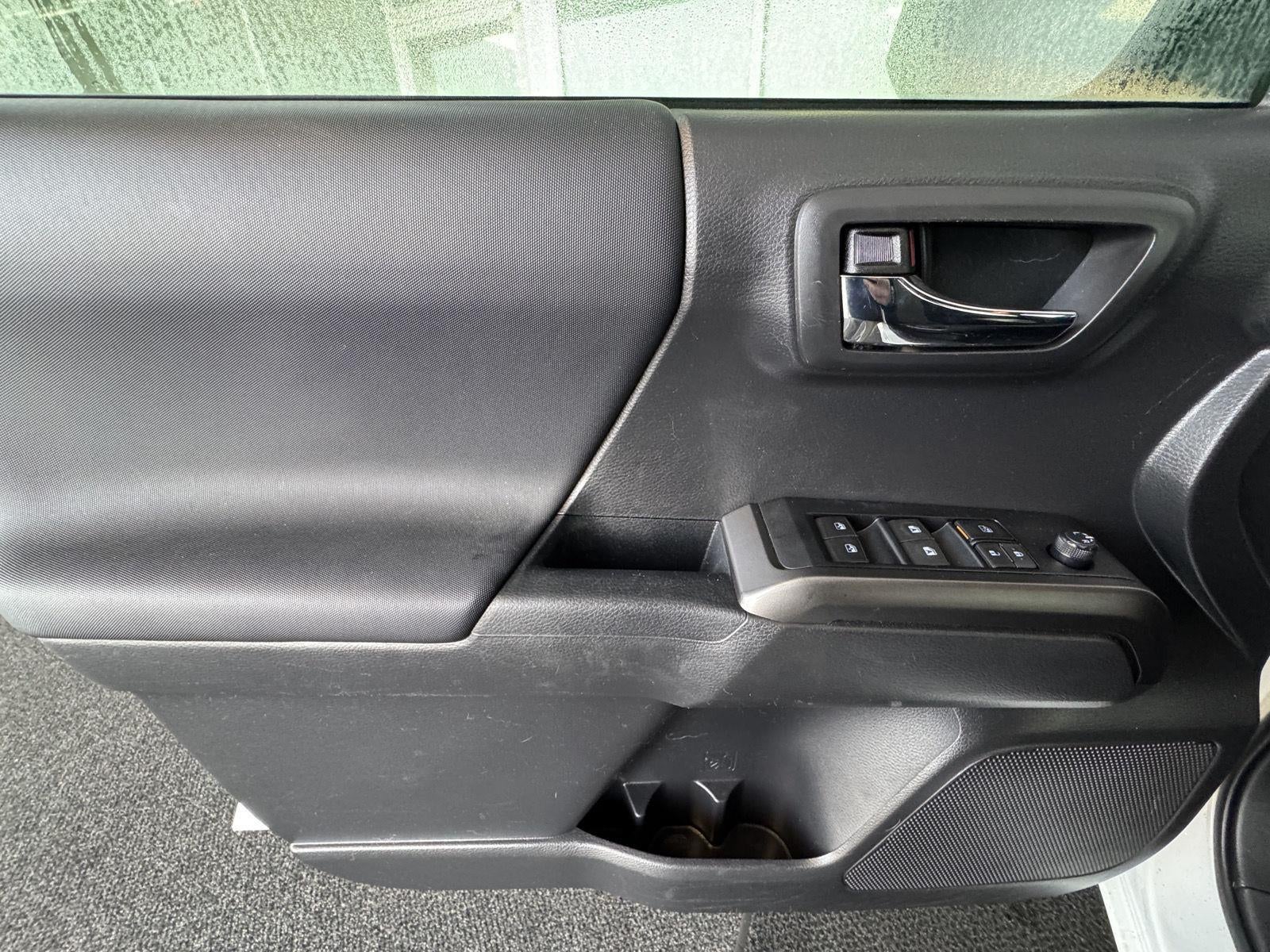 2022 Toyota Tacoma 4WD SR