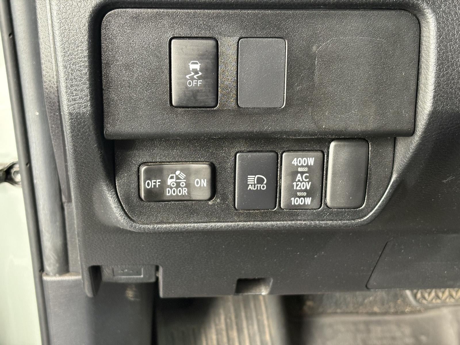 2022 Toyota Tacoma 4WD SR