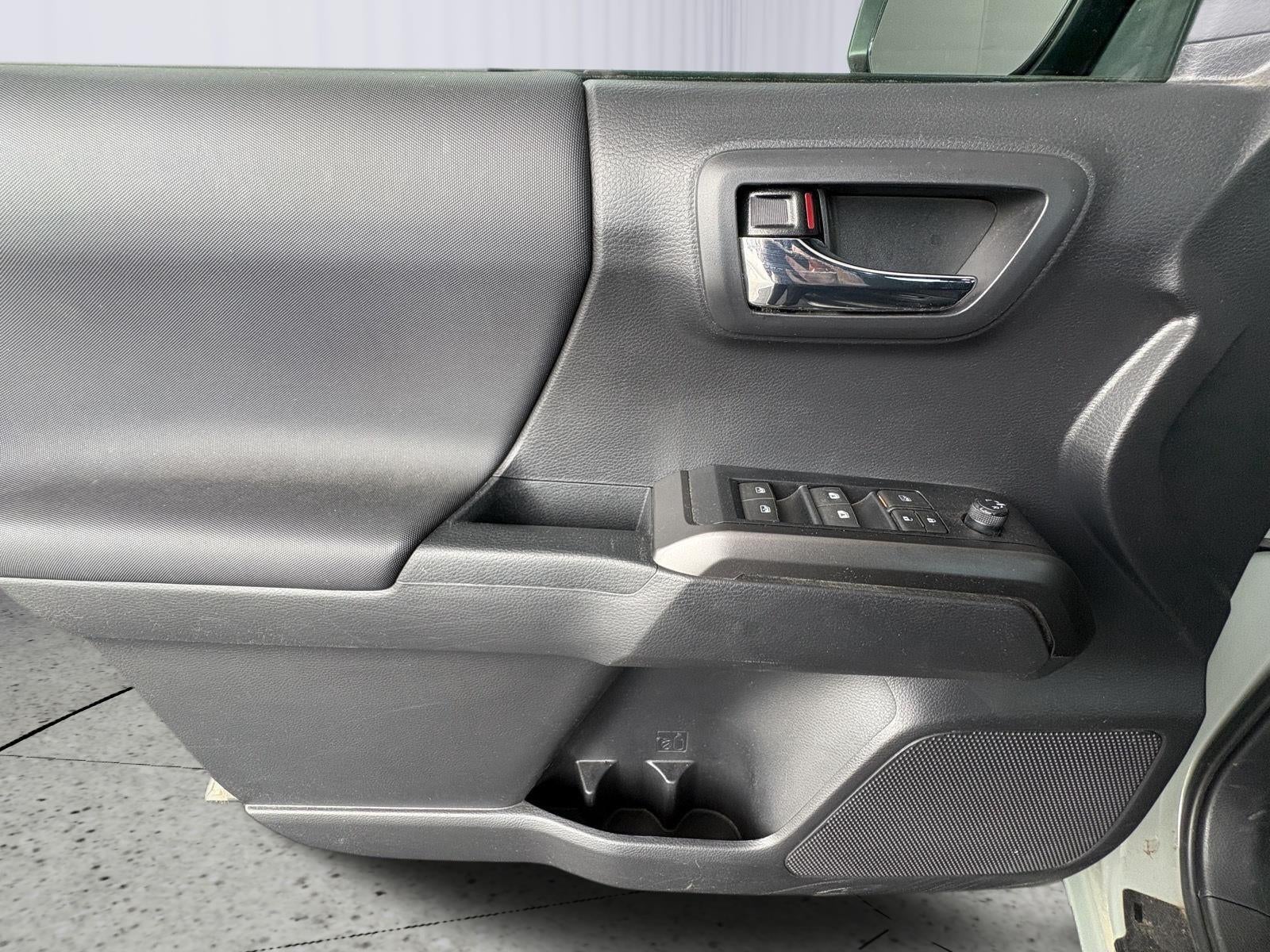 2022 Toyota Tacoma 4WD SR