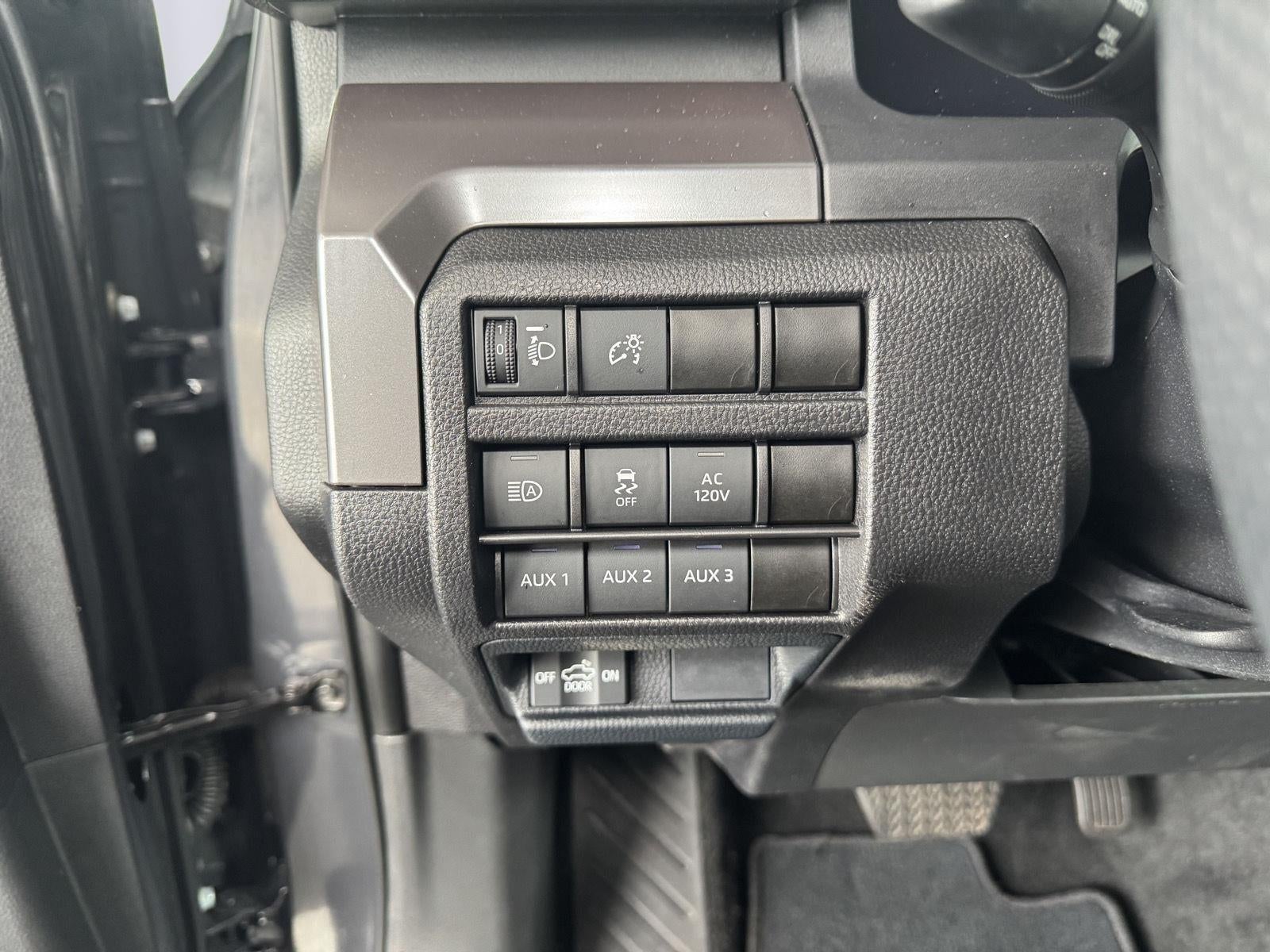2025 Toyota Tacoma 4WD SR