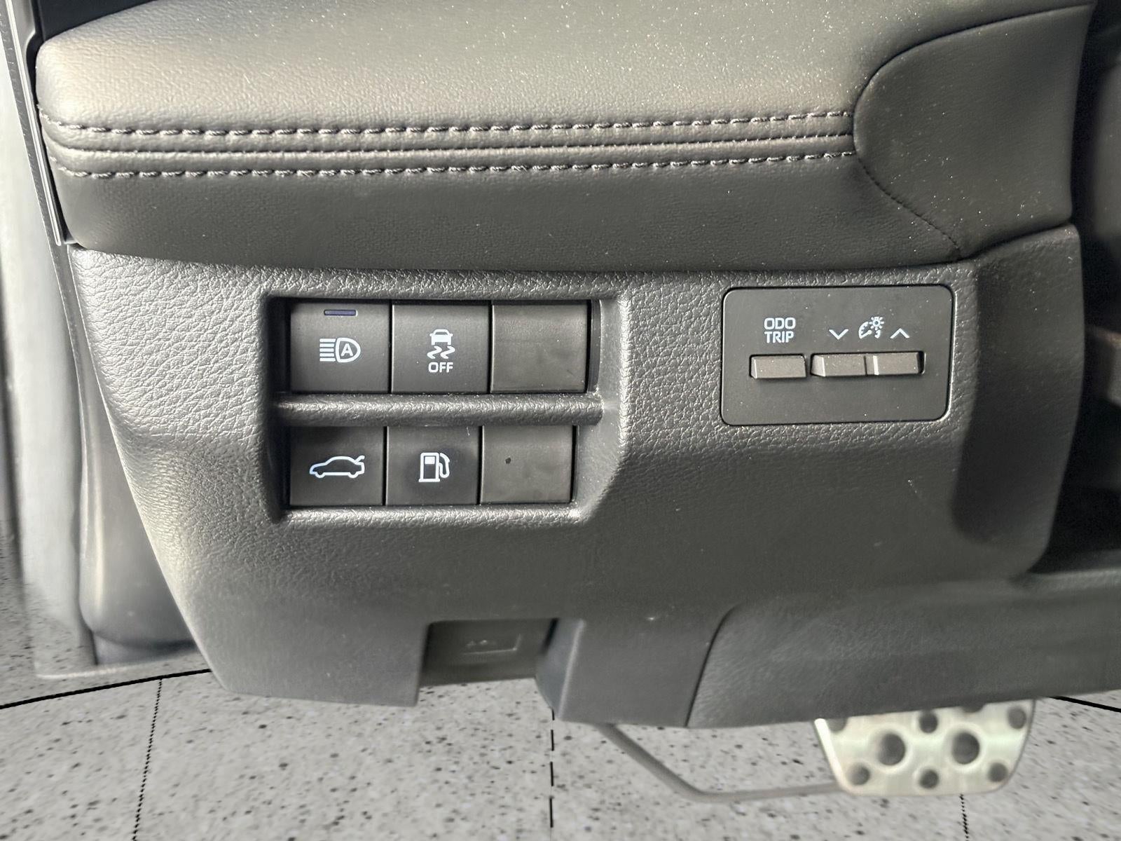 2022 Toyota Avalon Hybrid XSE Nightshade