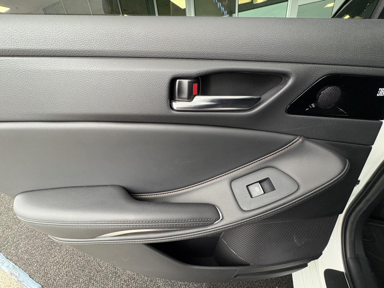 2022 Toyota Avalon Hybrid XSE Nightshade