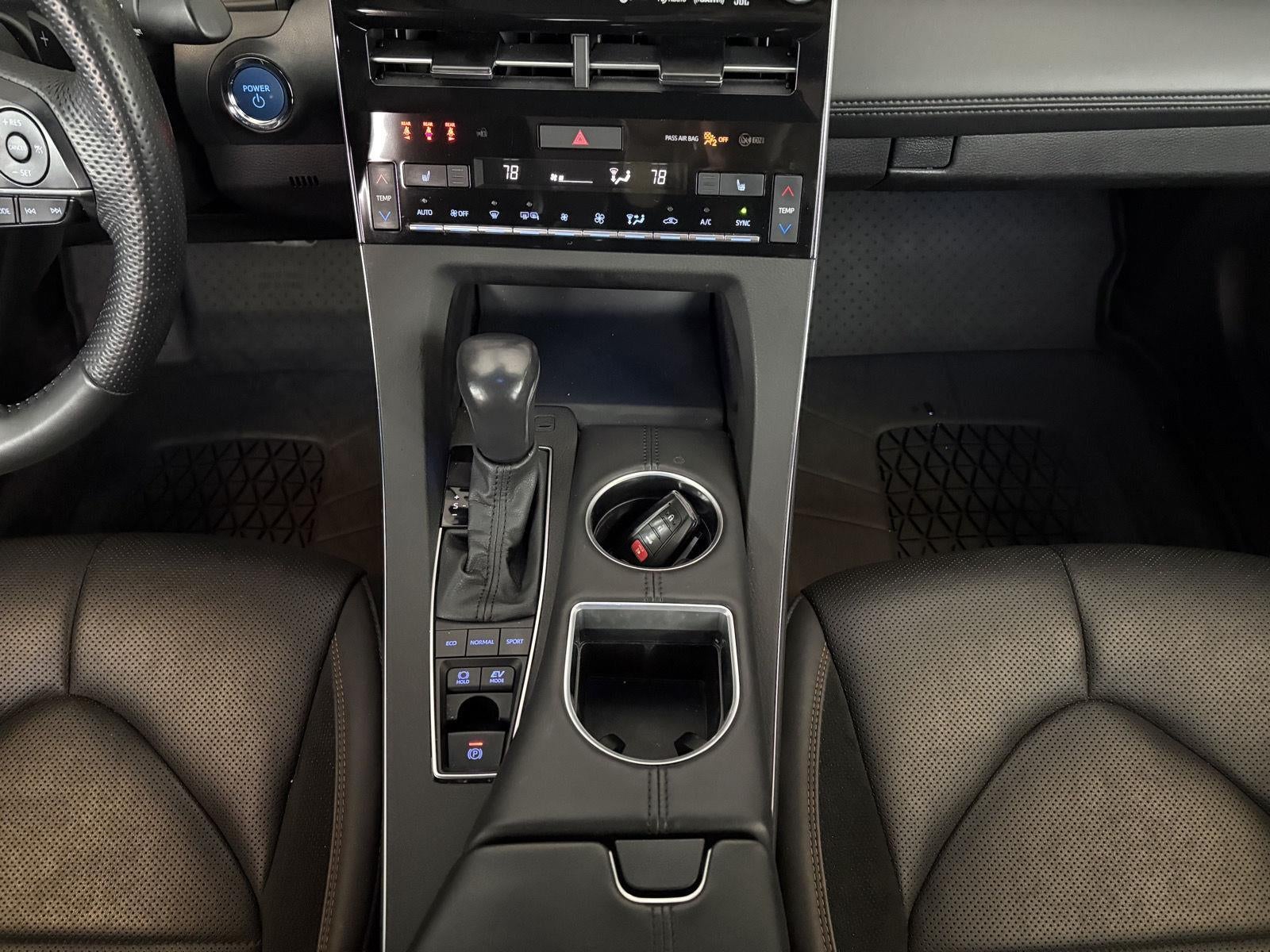 2022 Toyota Avalon Hybrid XSE Nightshade