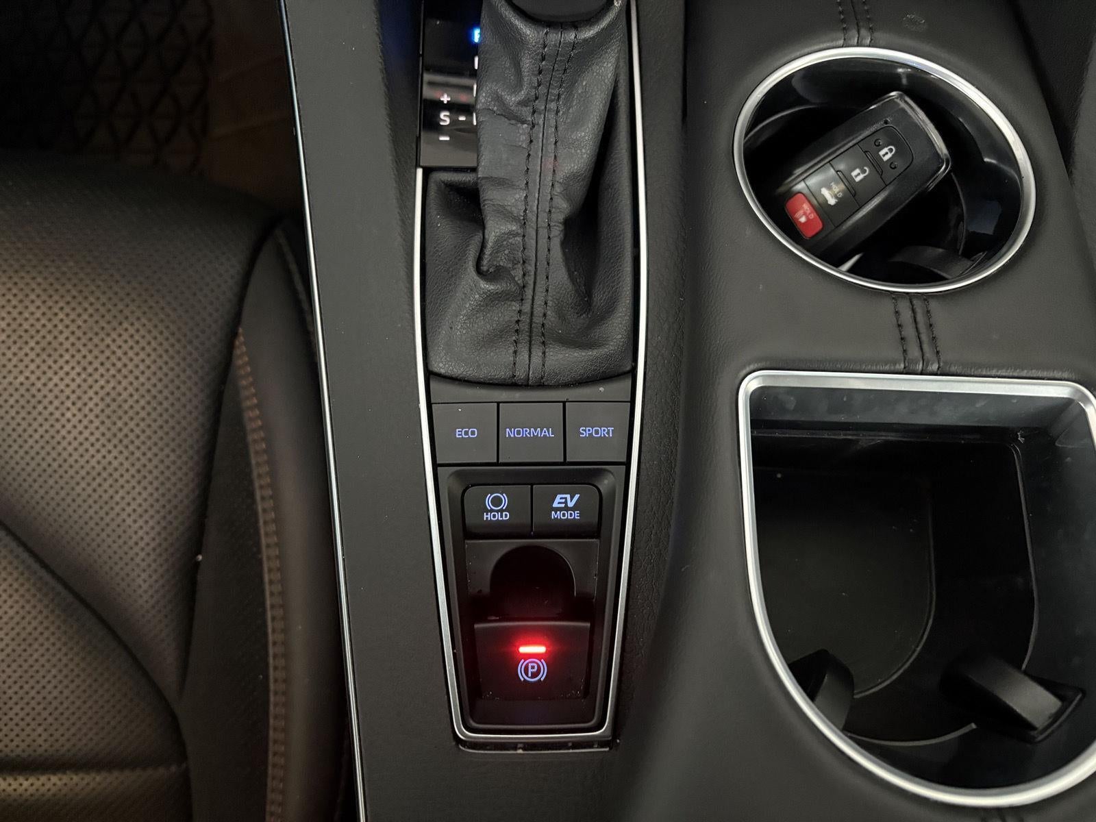 2022 Toyota Avalon Hybrid XSE Nightshade