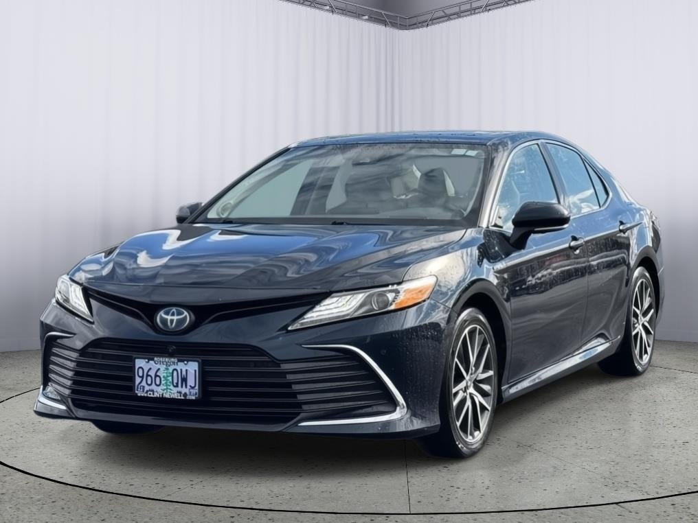 2021 Toyota Camry Hybrid XLE