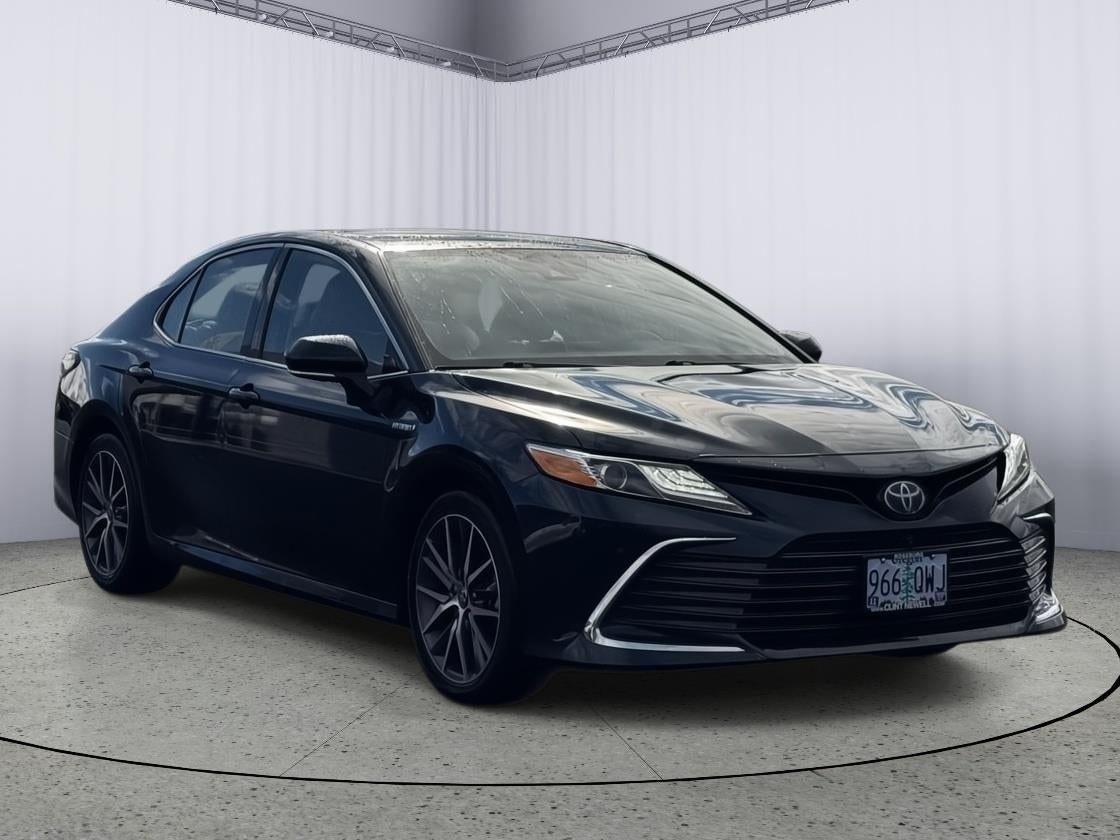 2021 Toyota Camry Hybrid XLE