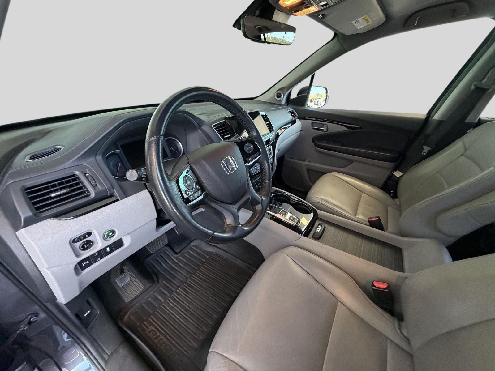 2019 Honda Pilot Touring 8-Passenger