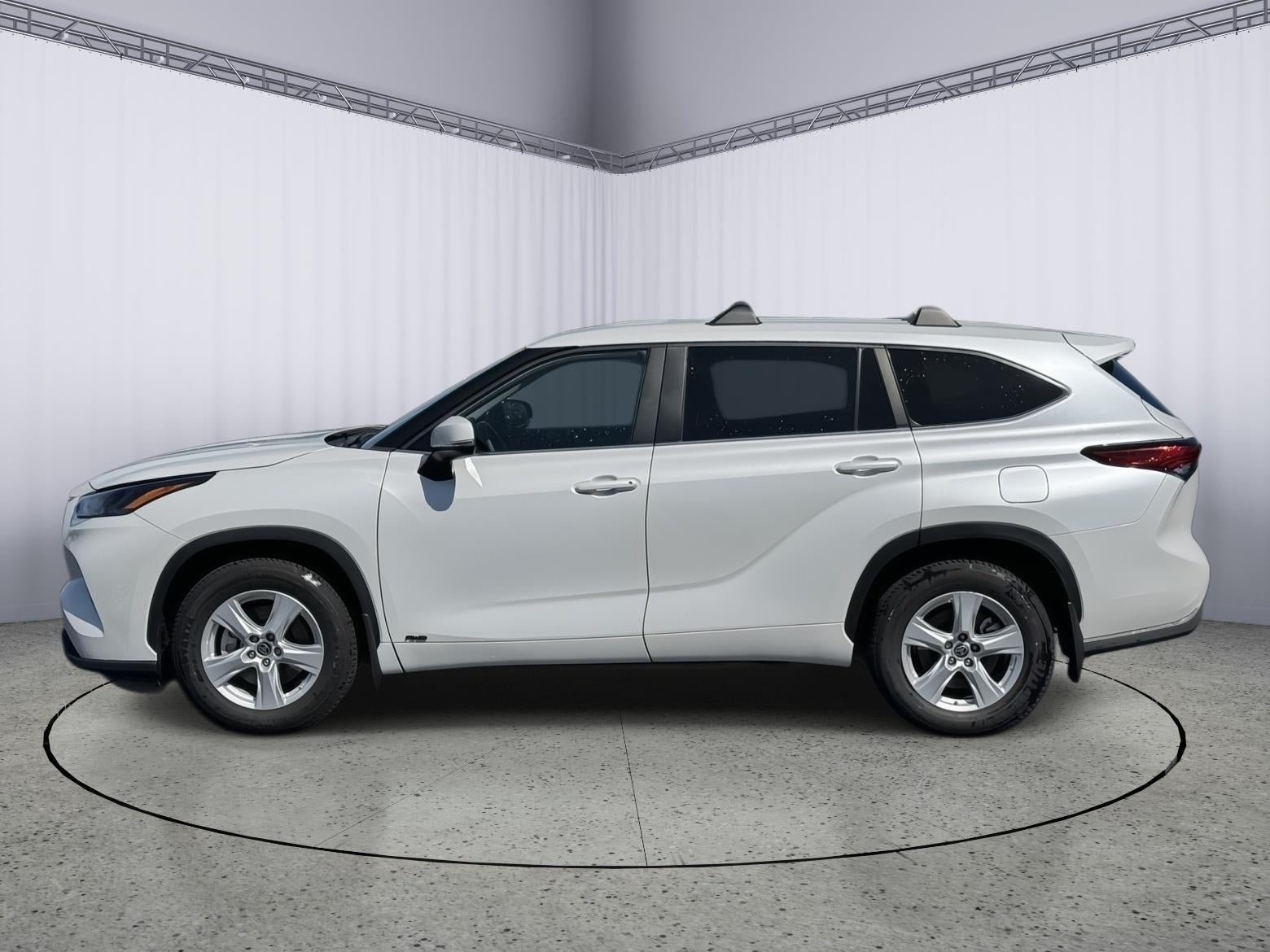 2023 Toyota Highlander Hybrid LE