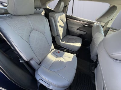 2021 Toyota Highlander Platinum