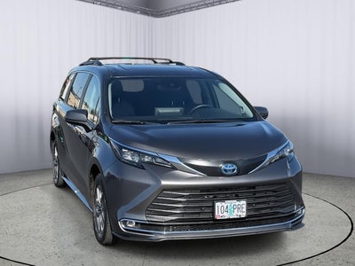 2024 Toyota Sienna XLE