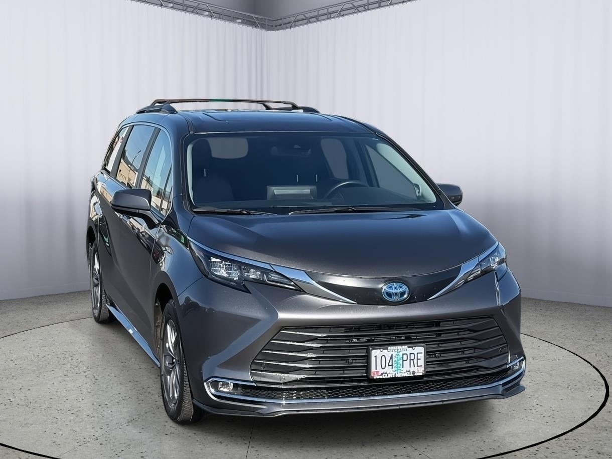 2024 Toyota Sienna XLE