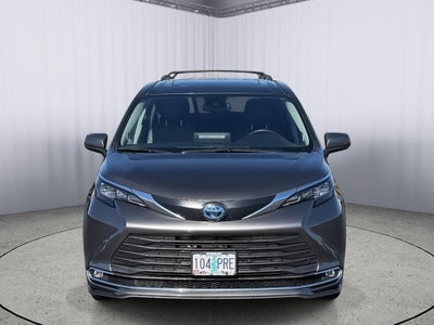 2024 Toyota Sienna XLE