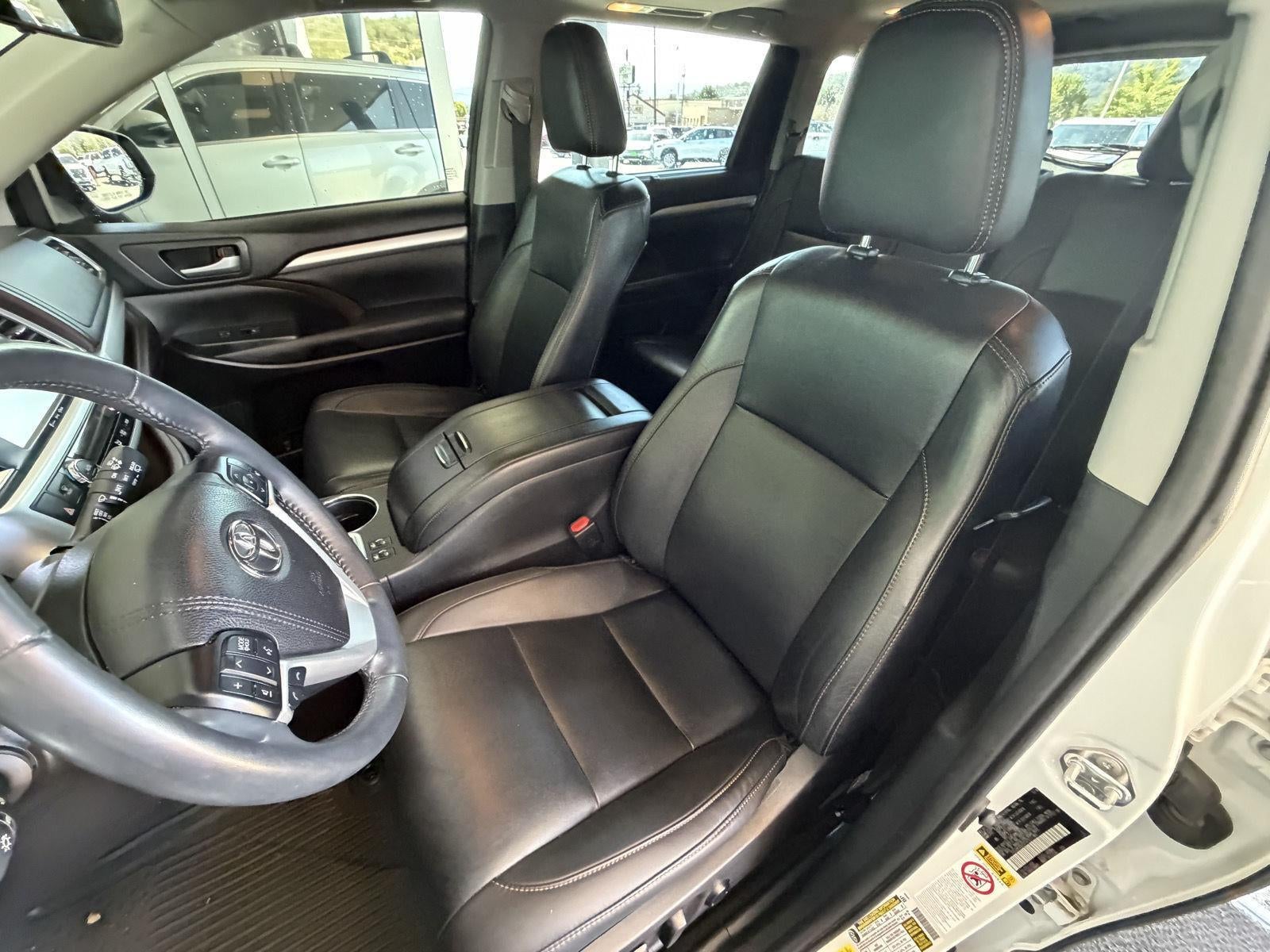 2019 Toyota Highlander SE