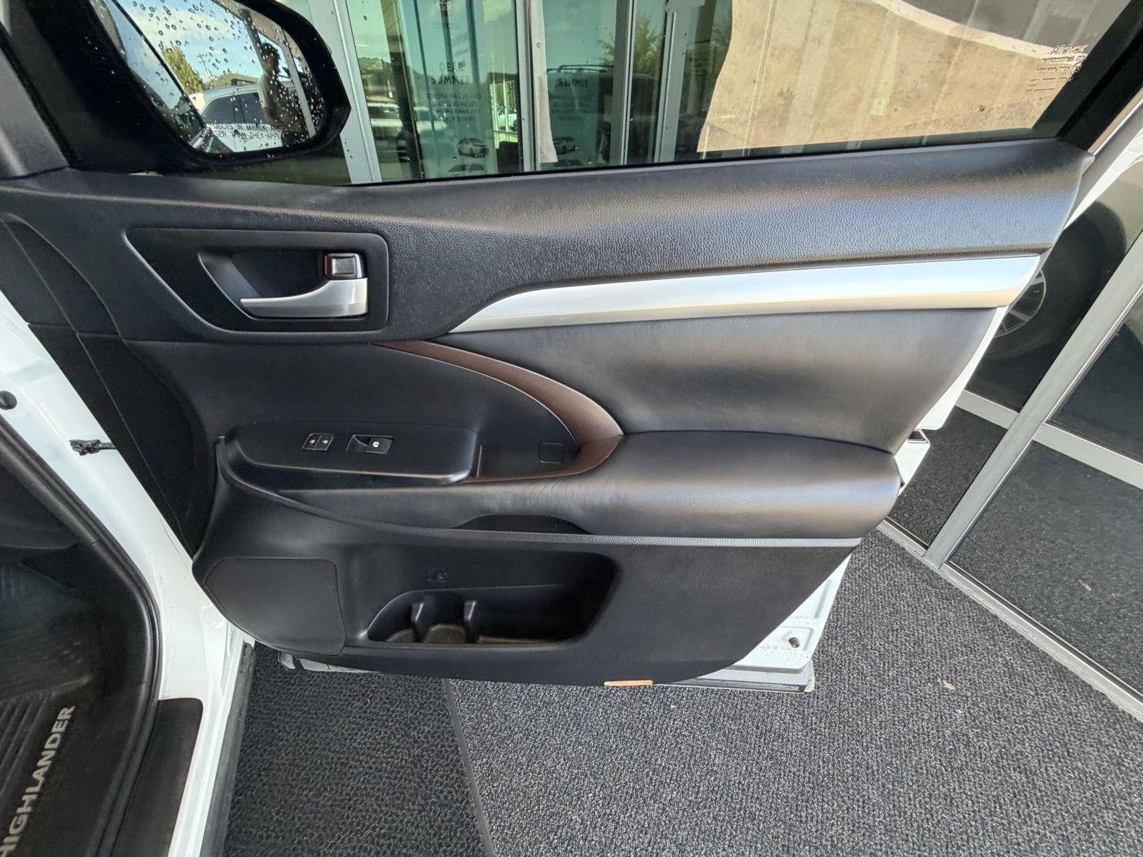 2019 Toyota Highlander SE