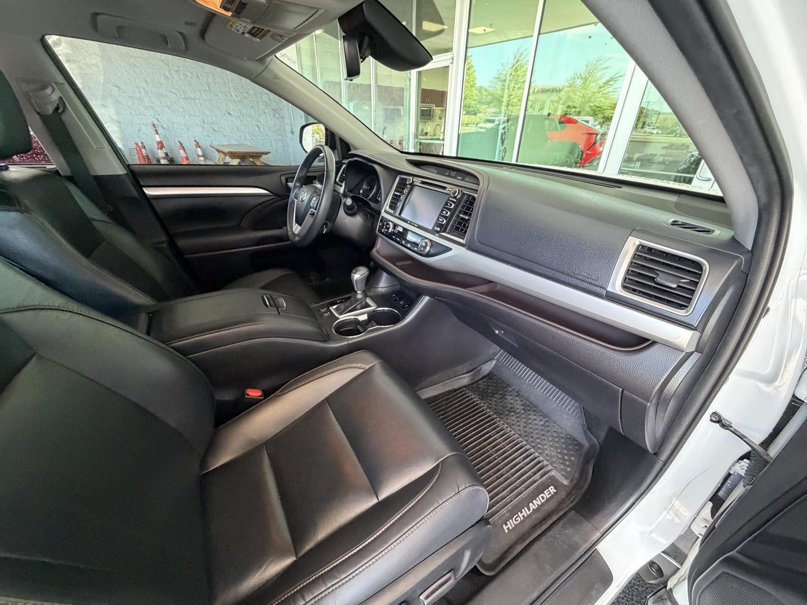 2019 Toyota Highlander SE
