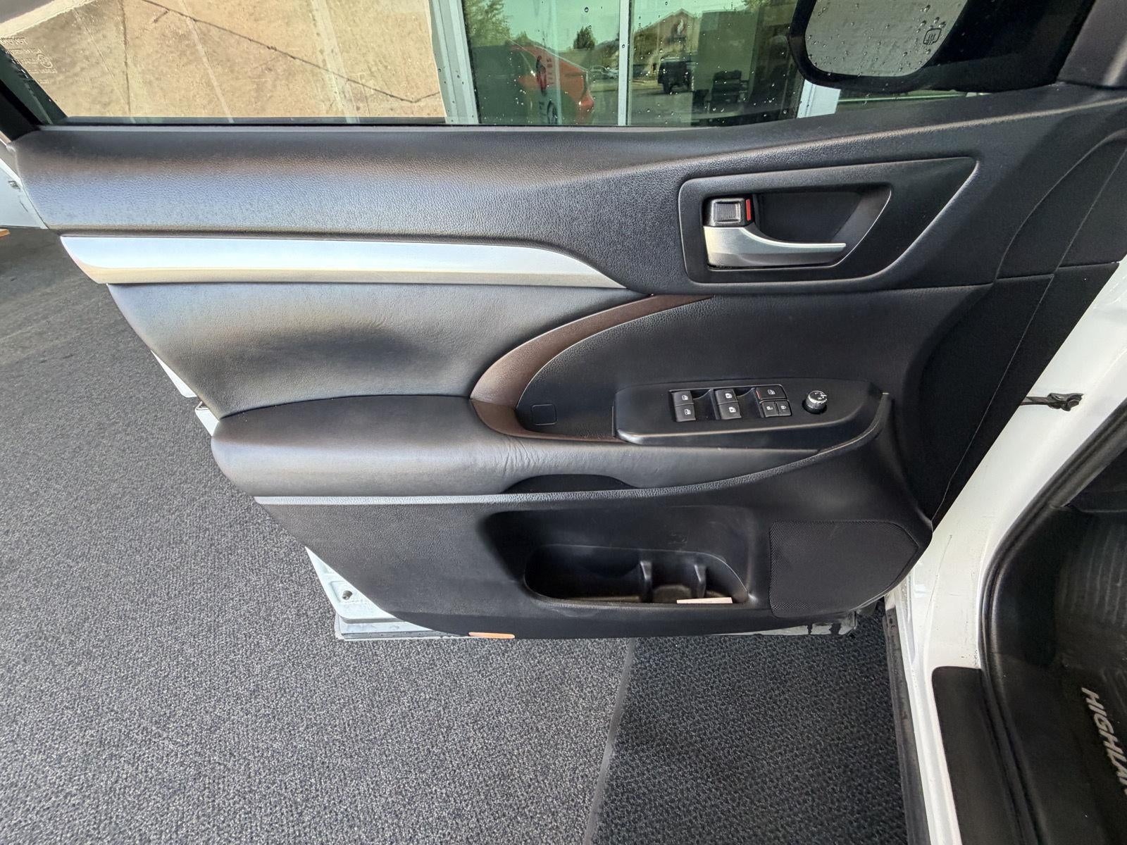 2019 Toyota Highlander SE