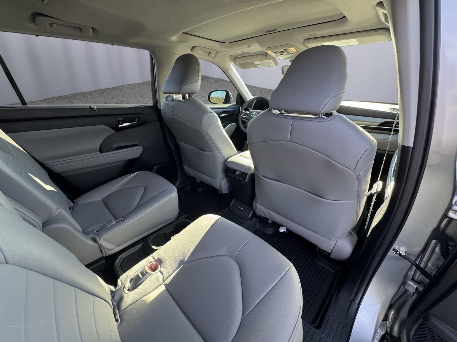 2024 Toyota Highlander LE