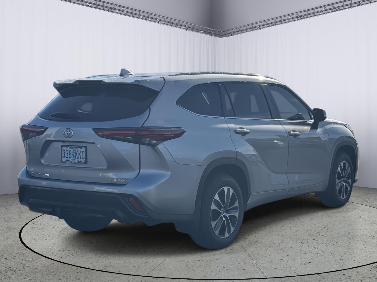2024 Toyota Highlander LE