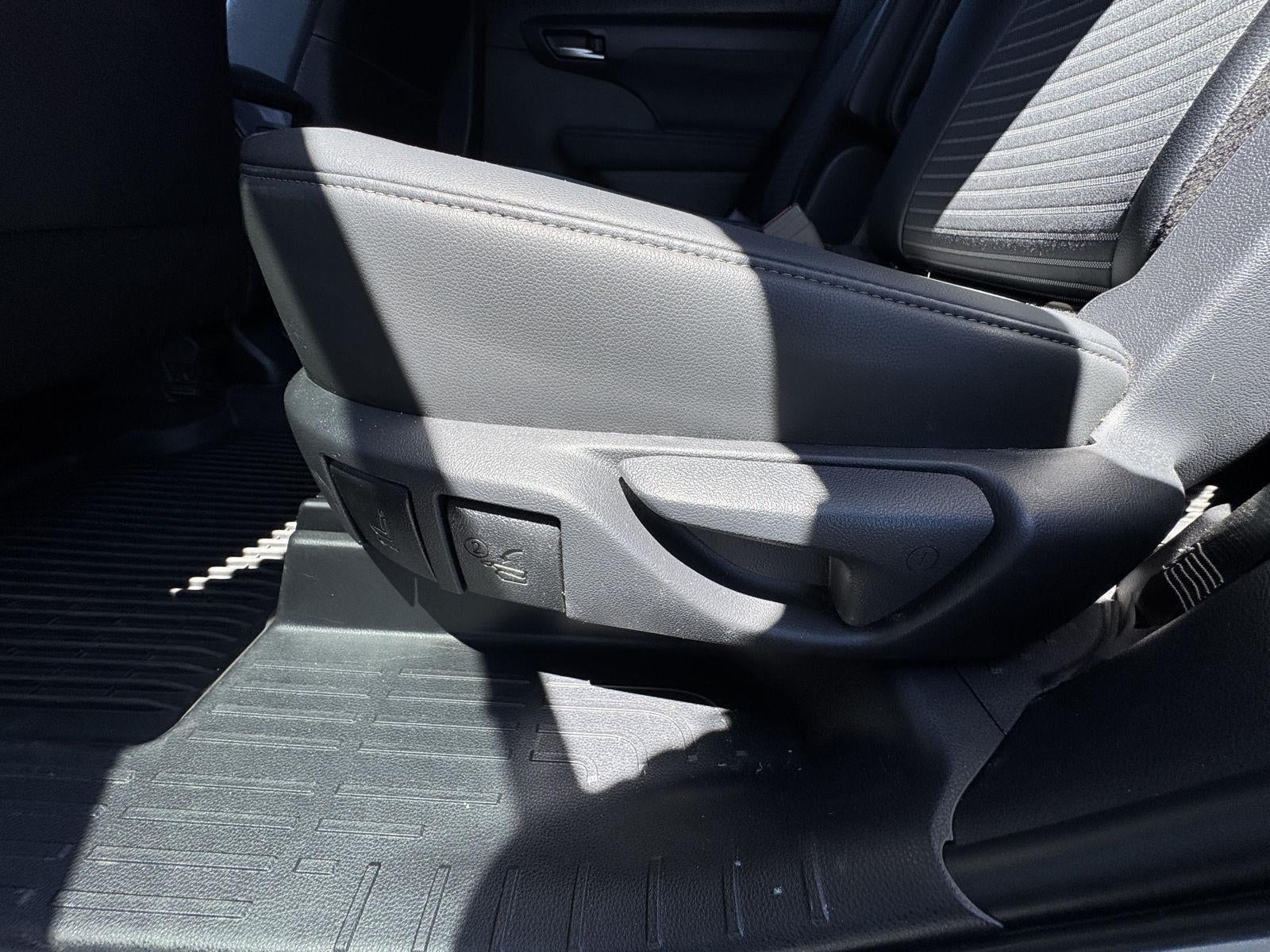 2025 Toyota Highlander LE