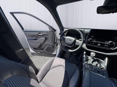 2025 Toyota Highlander LE