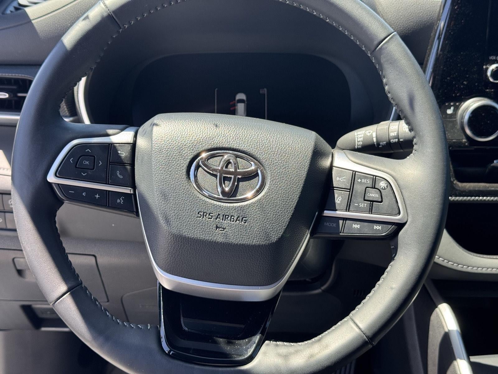 2025 Toyota Highlander LE