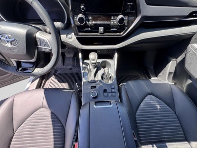2025 Toyota Highlander LE