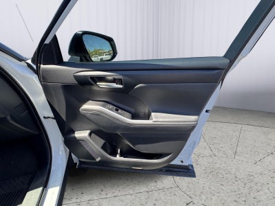 2025 Toyota Highlander LE