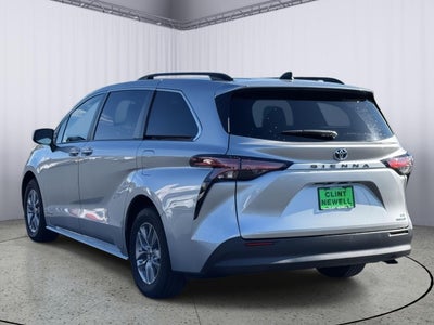 2021 Toyota Sienna LE