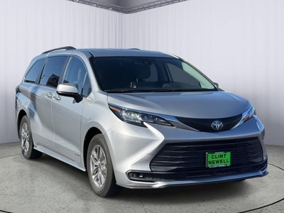 2021 Toyota Sienna LE