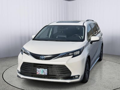 2024 Toyota Sienna XLE