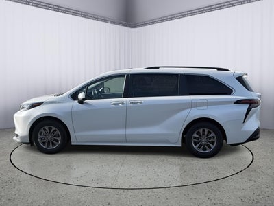 2024 Toyota Sienna XLE